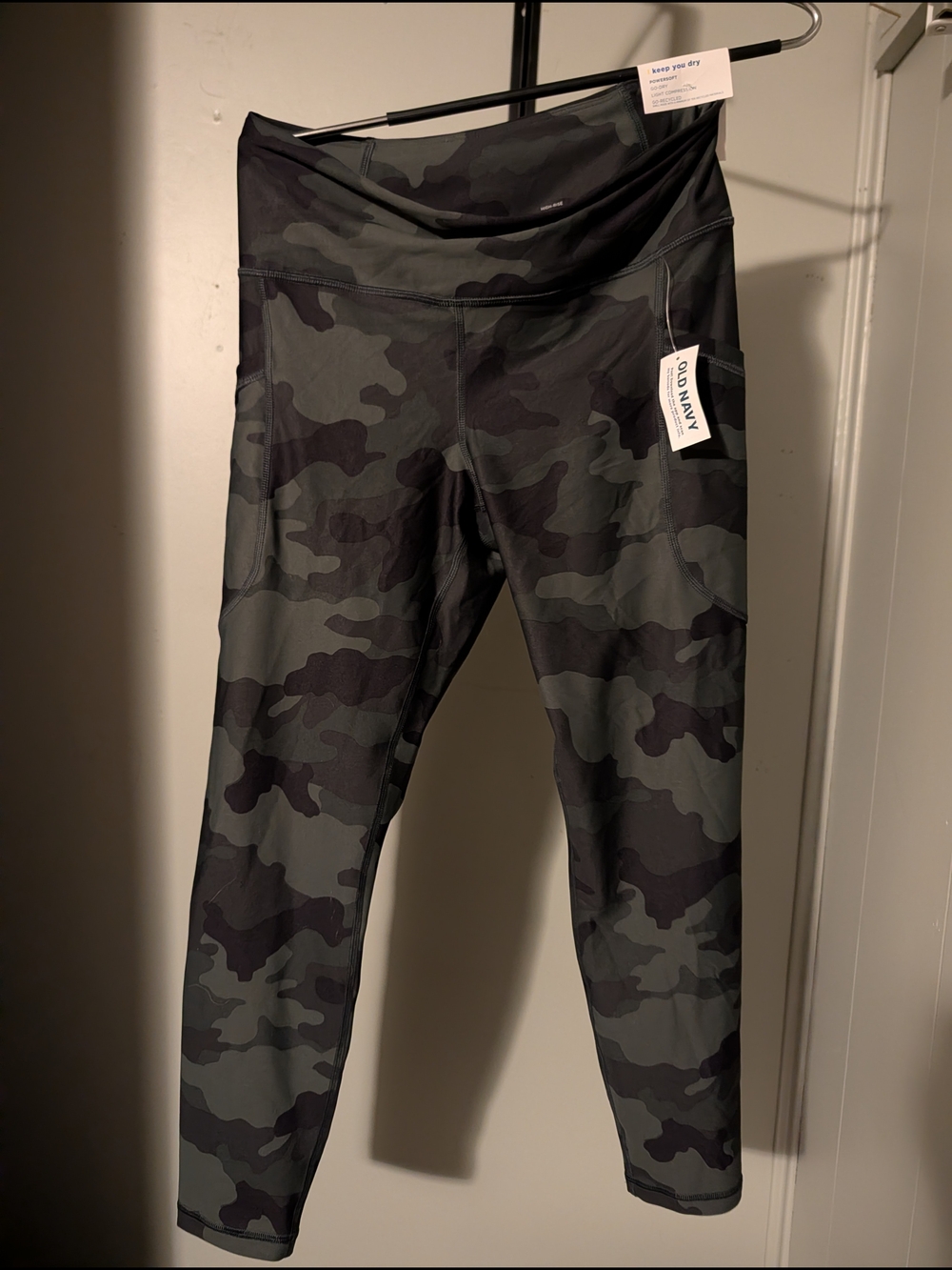 NWT Old Navy Camo High-Waist Ankle-length Leggings - Grey/Black